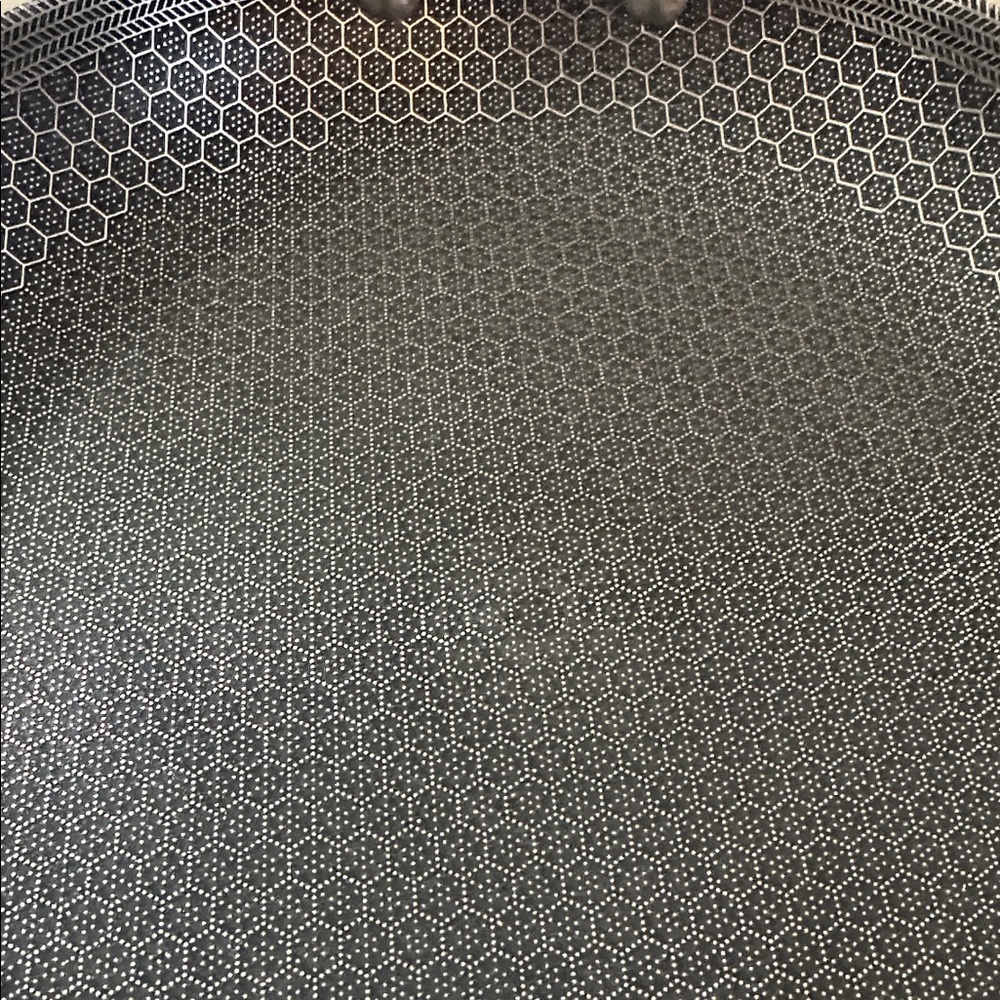 HEXCLAD Silver Non-Stick Frying Pan - Picture 7 of 8